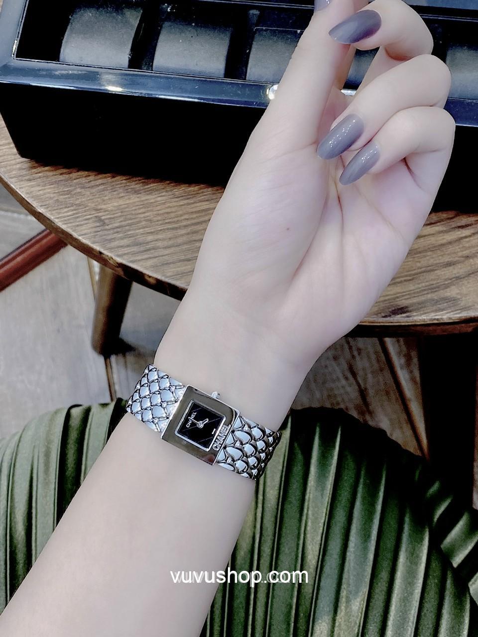 ĐỒNG HỒ NỮ CHANEL F1 - Dạng lắc - 200950009 - Ảnh 2