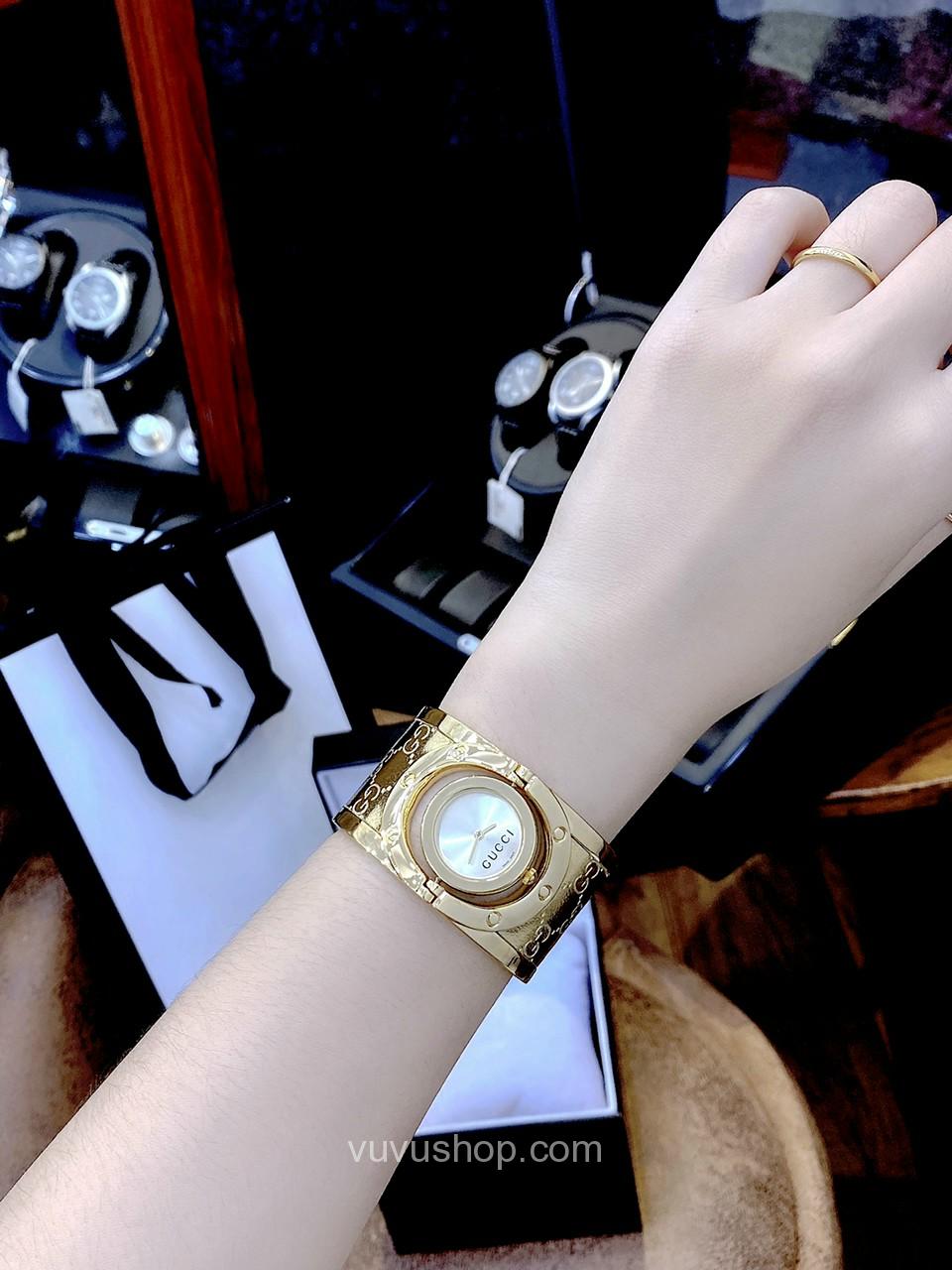 ĐỒNG HỒ NỮ GUCCI F1- VÒNG TAY BẢN LỚN - 700825008 - Ảnh 2